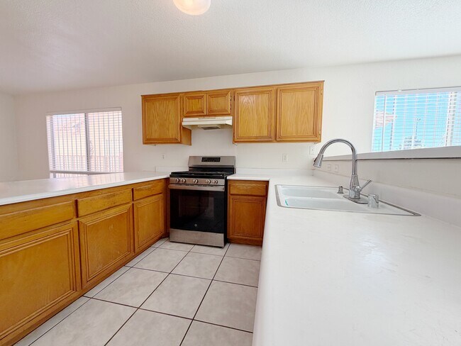 Photo - 593 Old W Ct