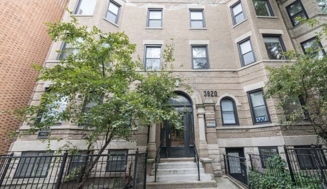 Photo - 3820 N Sheffield Ave