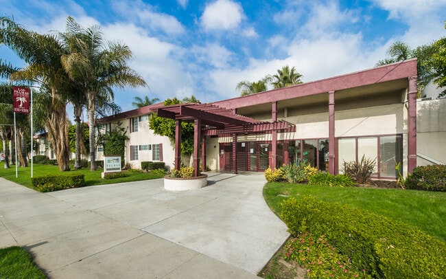 Las Palmas Apartment Homes