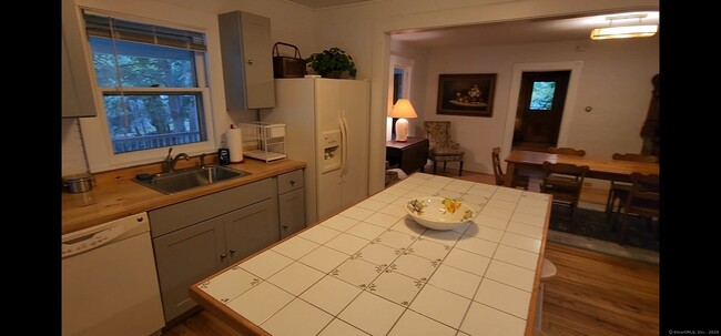 Photo - 264 Twin Lakes Rd