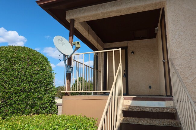 Photo - 1724 Crestpoint Dr