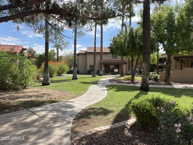 Building Photo - 1351 N Pleasant Dr Unit 1031 Rental