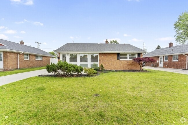 Building Photo - 18085 Hinton St Rental