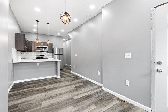 Photo - 2550 N 12th St