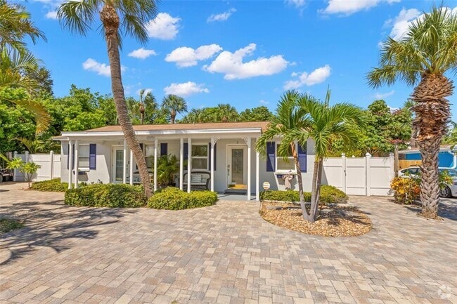 Building Photo - 6872 Gulf Winds Dr Rental