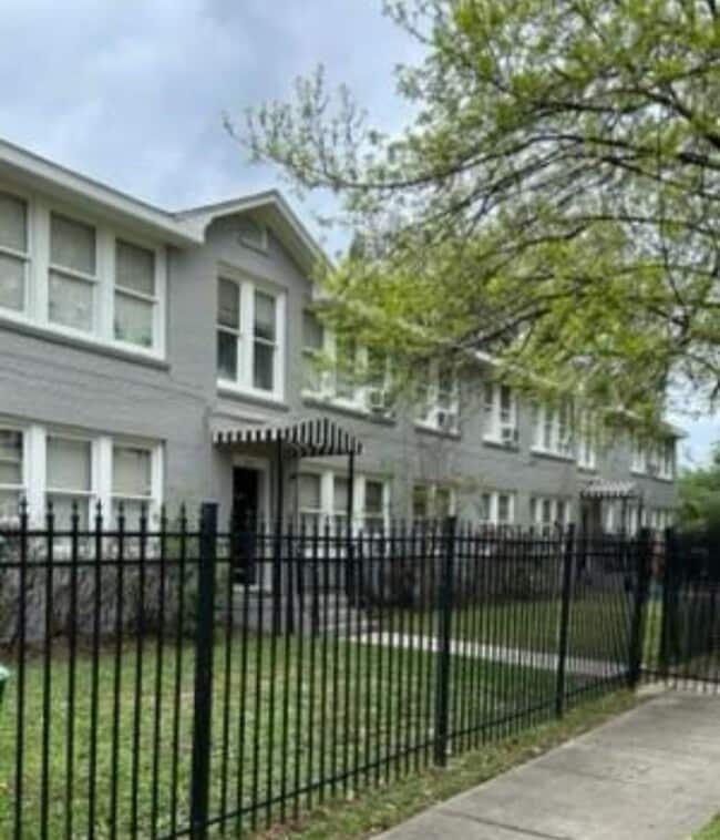 Photo - 4414 Woodside St Unit 8