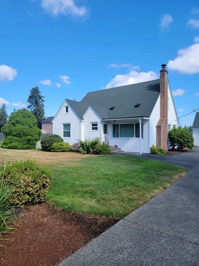 Spanaway 3 bedroom Craftsman w/ 2+ car garage - Spanaway 3 bedroom Craftsman w/ 2+ car garage Casa