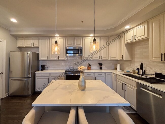 Photo - 1540 S Church St