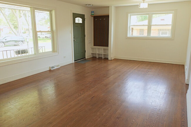 Photo - 9944 Cook Ave