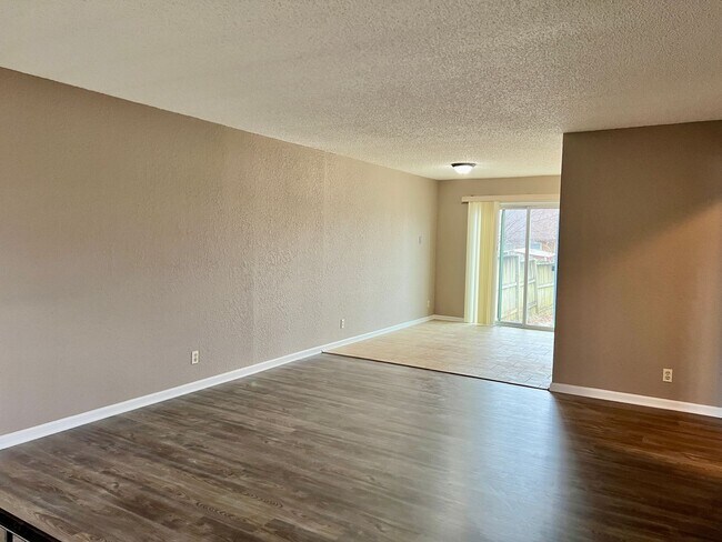 Photo - Spacious 3 bedroom Duplex