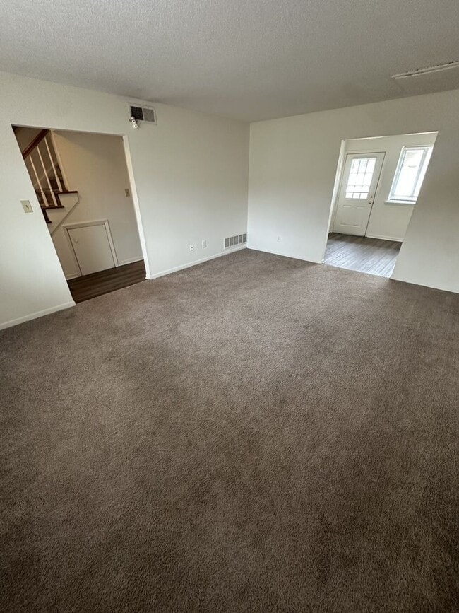 Photo - 3 Bedroom 2.5 Bathroom Condo!