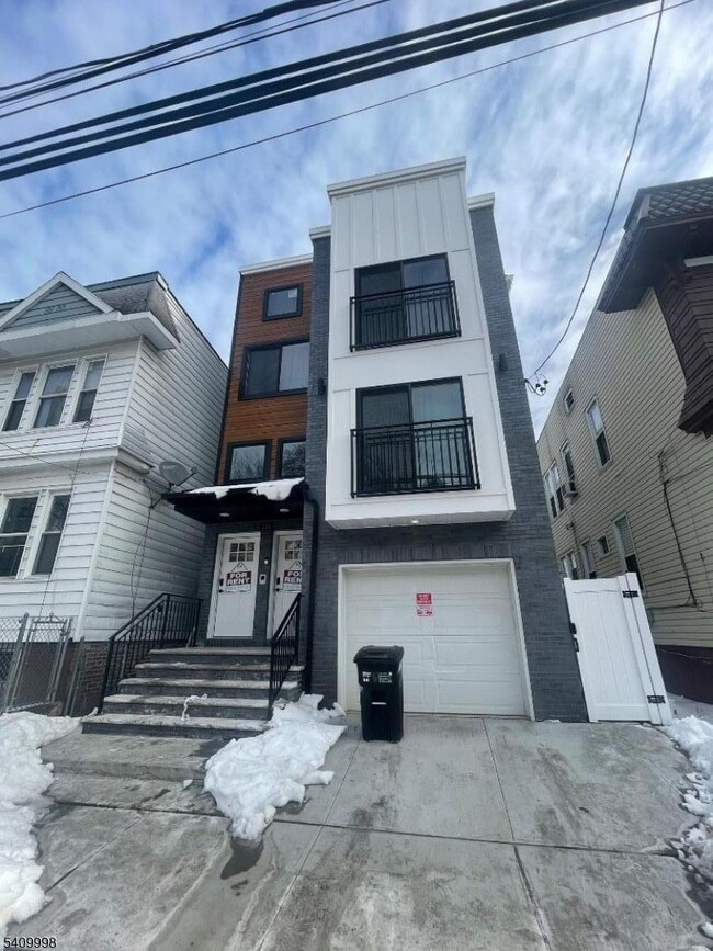 Building Photo - 116 Brookdale Ave