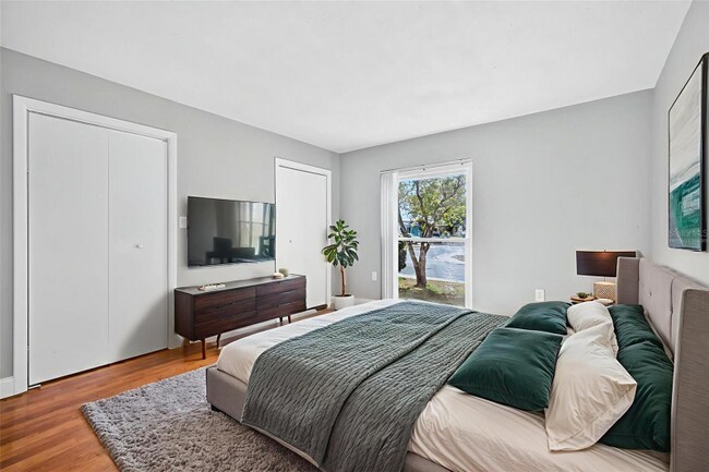 Photo - 8233 Redfield Dr