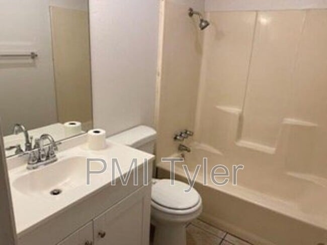 Photo - 16150 Shoshone Dr
