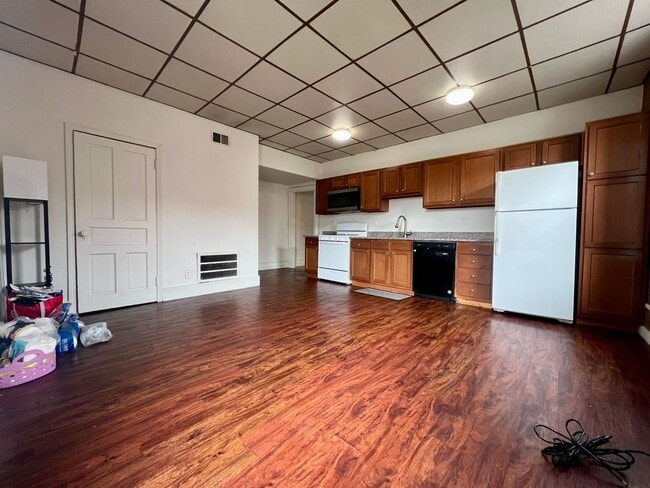 Photo - Fantastic Oakland 3BR! 2 FULL Bathrooms / ... Unit 34602