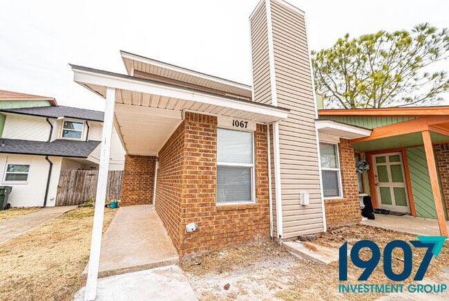 Updated 2-Bed, 1.5-Bath Townhome in NW Nor... - Updated 2-Bed, 1.5-Bath Townhome in NW Nor...
