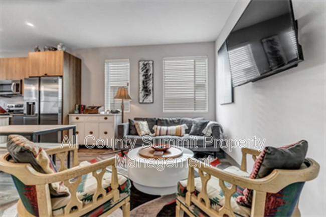 Photo - 1571 King St