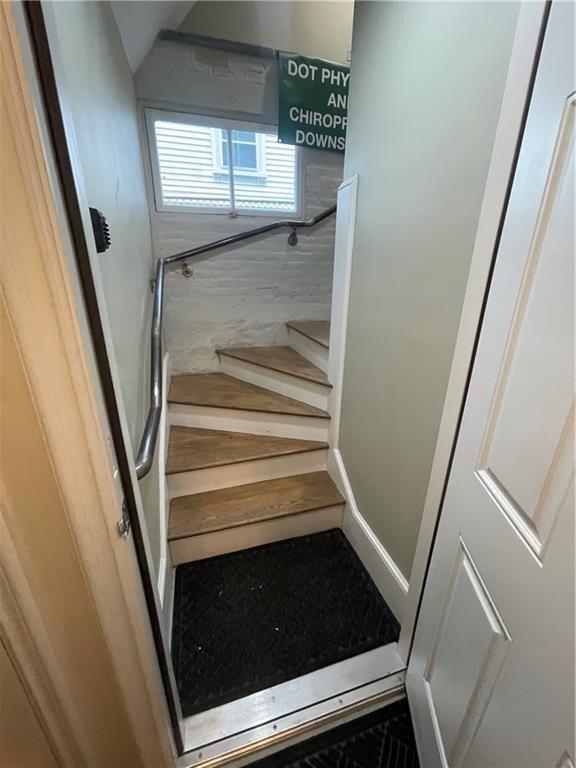 390 Broadway Unit lower