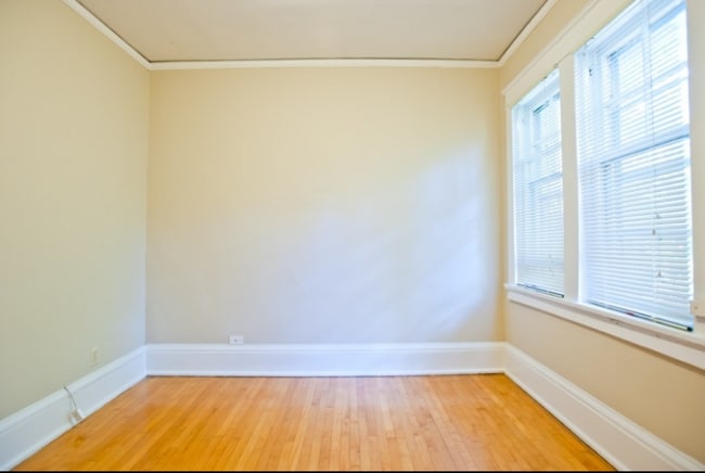 Photo - 3000 N Oakland Ave Unidad 8