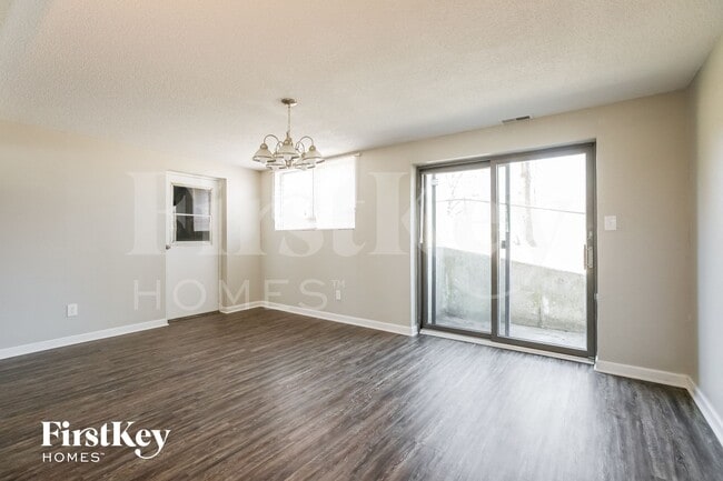 Photo - 2020 Belmont Blvd