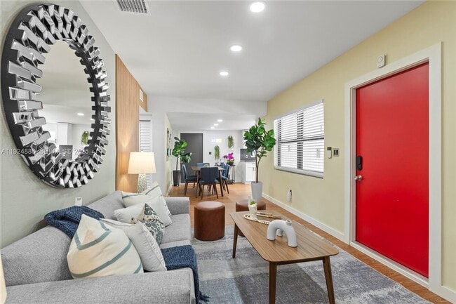 Photo - 220 NW 134th St