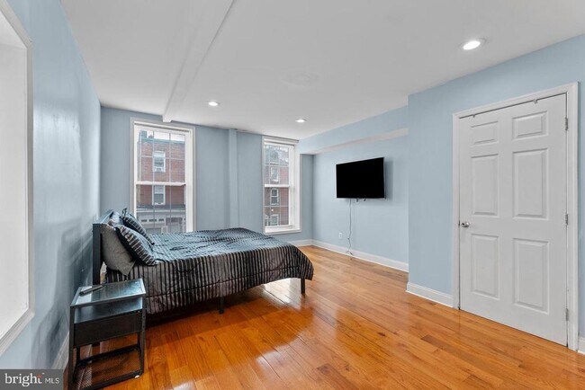Photo - 1818 E Pratt St Unit APT A