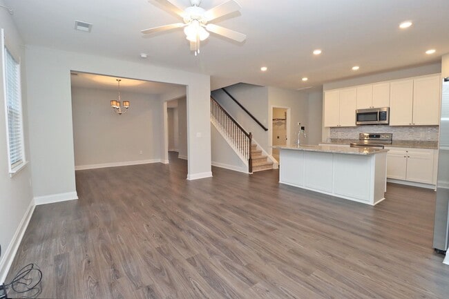 Photo - Fabulous 4 bedroom 2.5 Bath House ~ Minutes to Fort Jackson ~ Available June 2026!