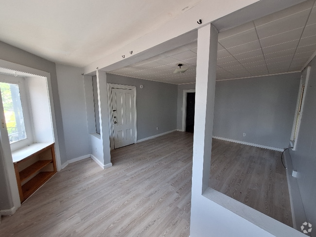 Building Photo - 87 W Pierpont St Unit 1 Rental