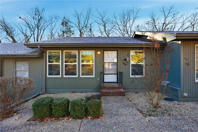 Photo - 10 Dogwood Dr