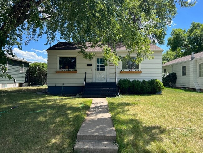 Building Photo - 2908 4th Ave S
