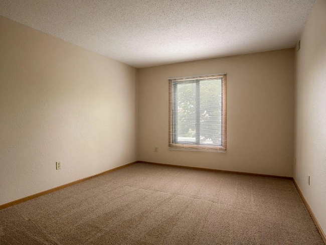 Photo - 2015 Central Ave NE