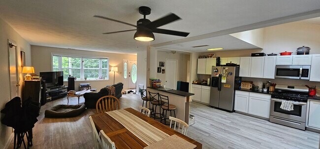 13 Cardinal Dr
