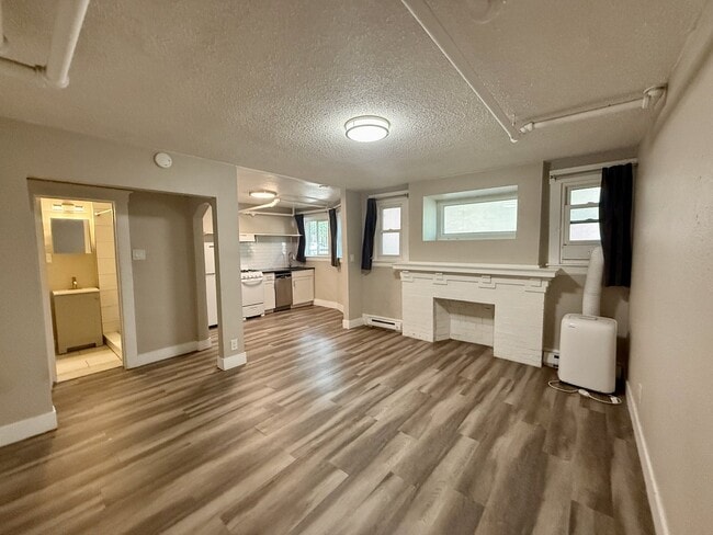 Photo - 1575 N Gaylord St Unit 9