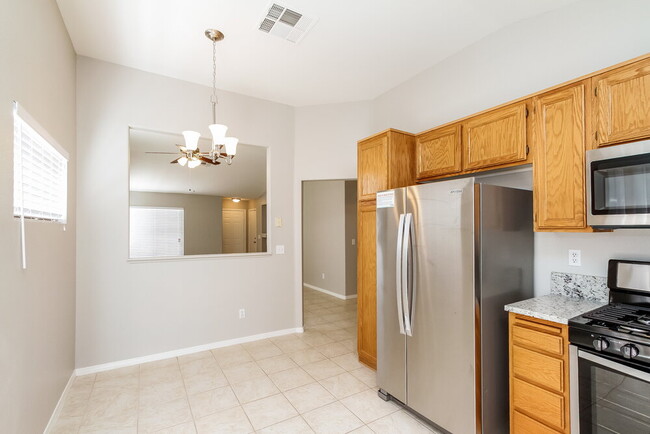 Photo - 5560 Merriweather Dr