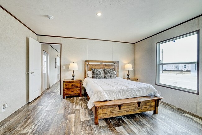 Photo - 141 Woodsong Ct SE