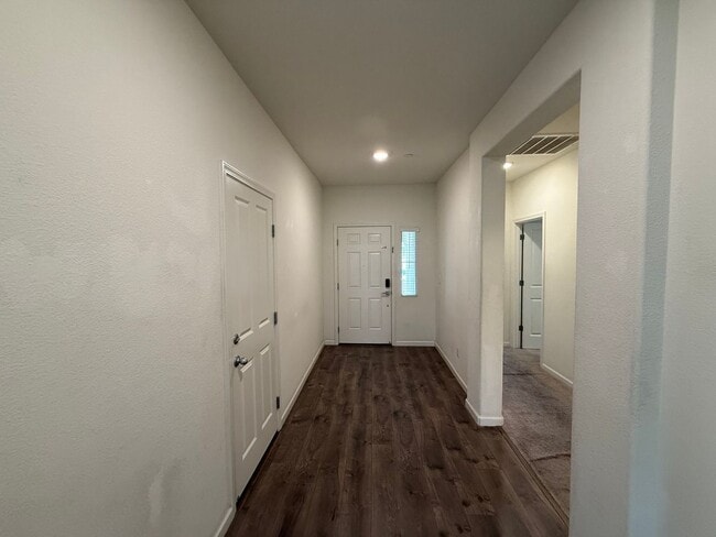 Photo - 4-bedroom single story in Manteca!