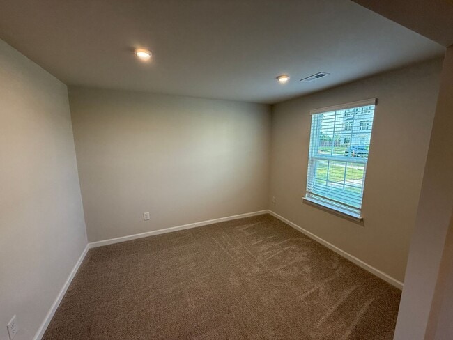 Photo - Beautiful Townhome!!