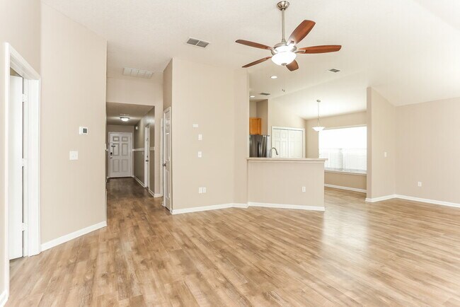 Photo - 2836 Cross Creek Dr