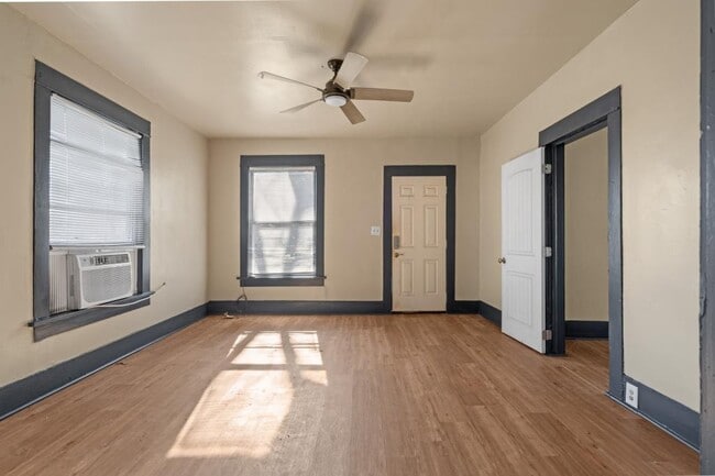 Photo - 213 6th Ave NW