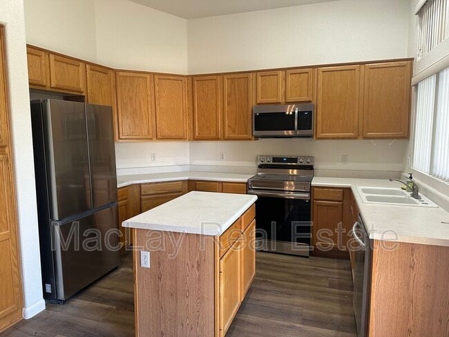 Photo - 334 N Duffy Way