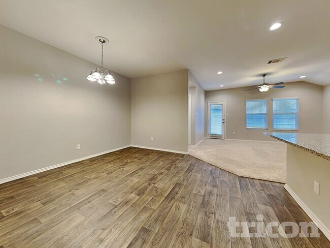 Photo - 1016 Adler Way