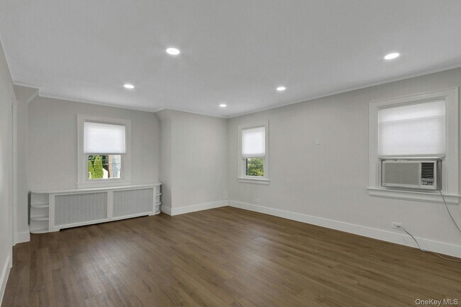 Photo - 64 Lyons Rd Unit 2 / 2ND FLOOR
