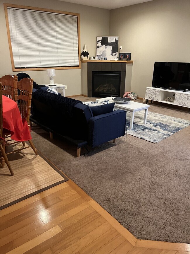 Photo - Prime location Vadnais Heights Townhome 4 Bed 4 Bath!