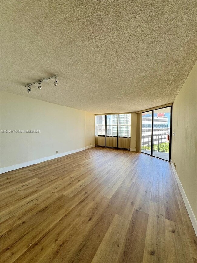 Building Photo - 1865 Brickell Ave Rental
