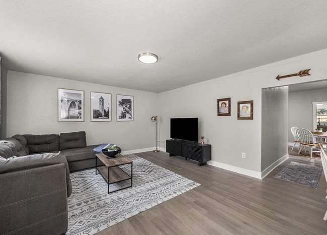 Photo - 1718 W Dean Ave