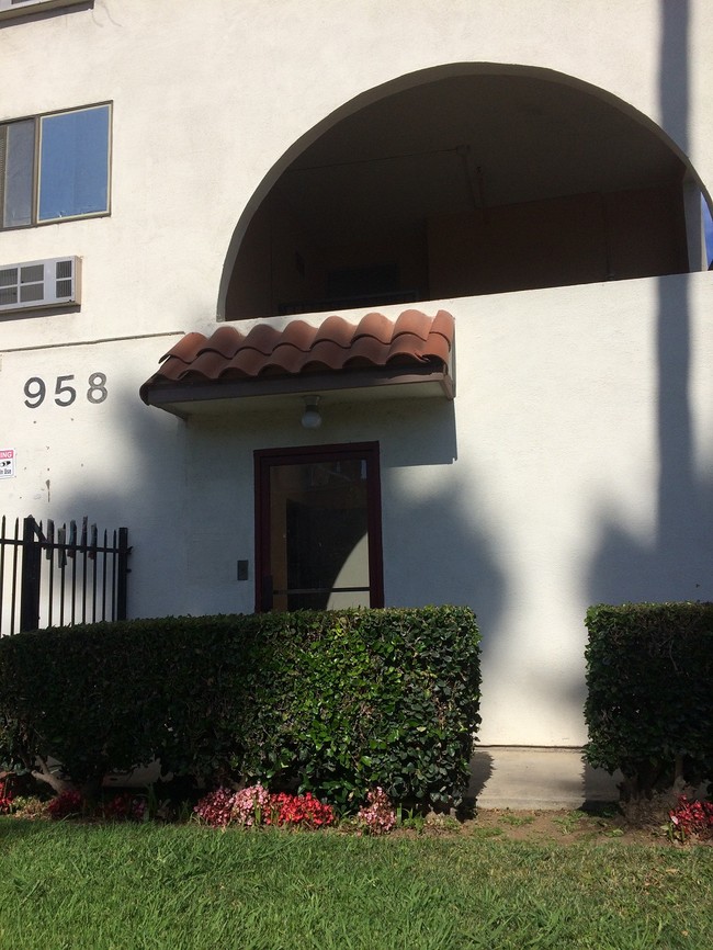 Building Photo - 958 Magnolia Ave Unit 104 Rental