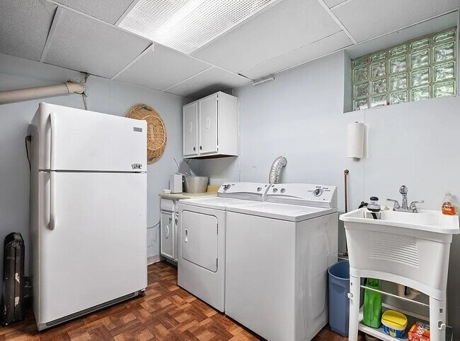 Photo - 842 Towercrest Dr House