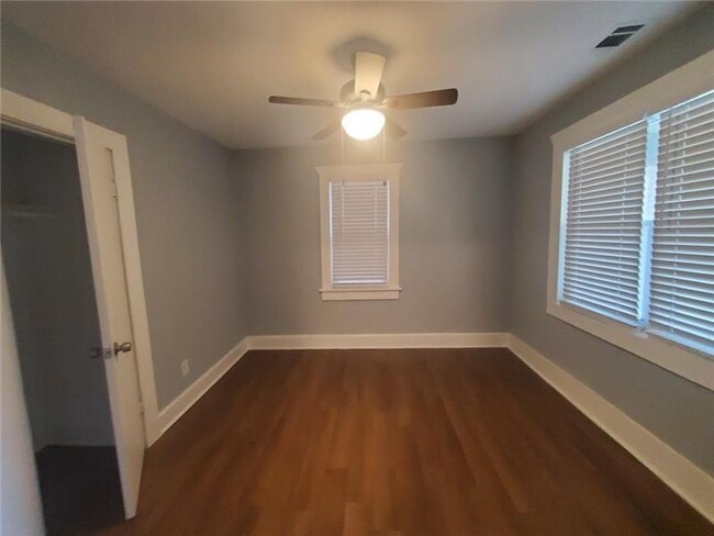 Photo - 711 W 42nd St