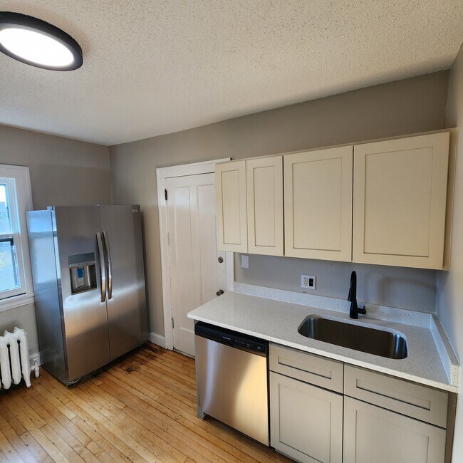 Photo - 428 W Franklin Ave Unit 428 Franklin