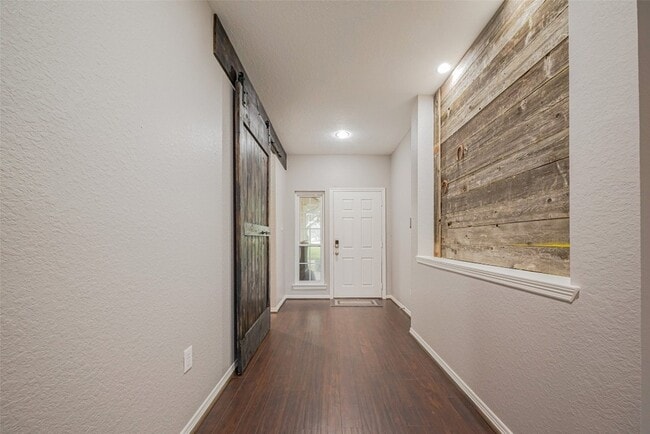 Photo - 4510 Sherwood Green Ct